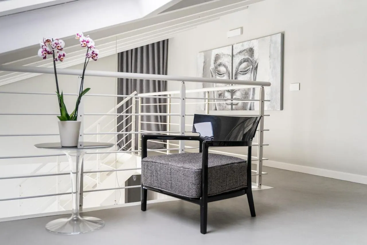 Apartment Homethirtyfour Verona Italy